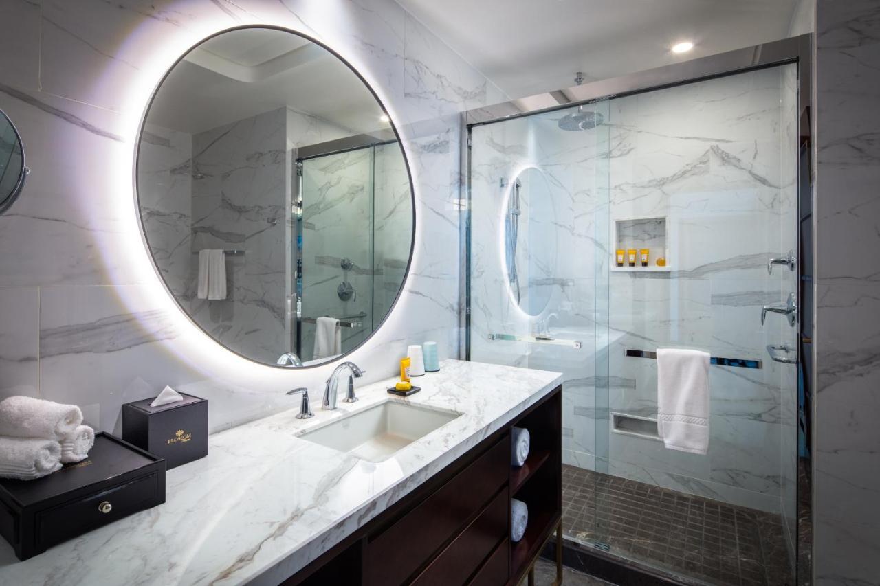 Blossom Hotel 4*