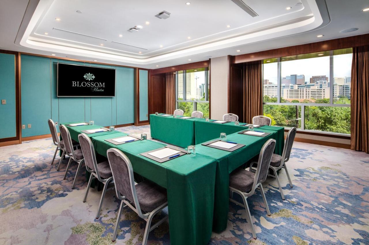 Blossom Hotel 4*